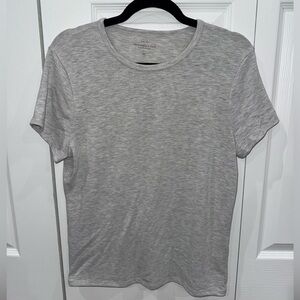 Abercrombie & Fitch Light Gray Short Sleeve Tee
